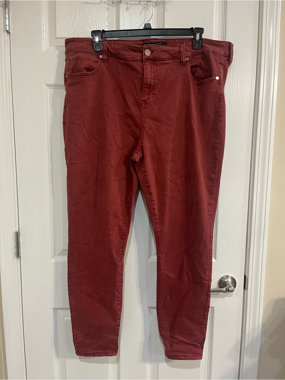 Liverpool High-Rise Ankle Jeans in Wine Red
